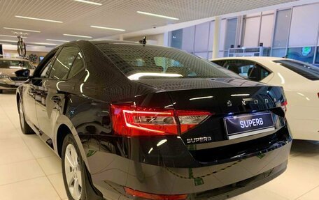Skoda Superb III рестайлинг, 2025 год, 3 500 000 рублей, 2 фотография