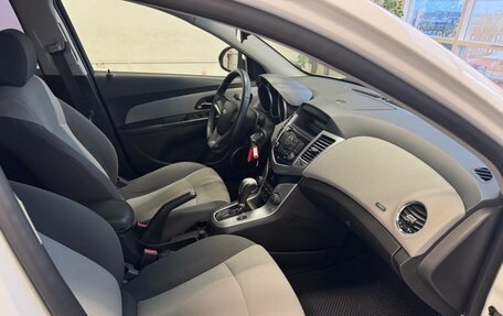 Chevrolet Cruze II, 2011 год, 890 000 рублей, 9 фотография