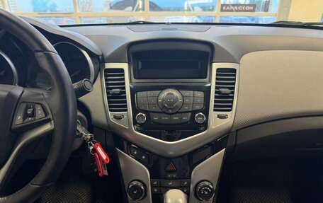 Chevrolet Cruze II, 2011 год, 890 000 рублей, 12 фотография