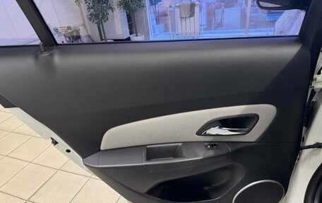 Chevrolet Cruze II, 2011 год, 890 000 рублей, 15 фотография