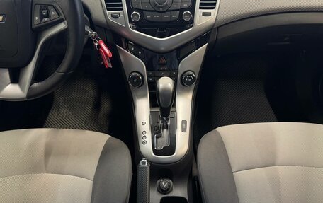 Chevrolet Cruze II, 2011 год, 890 000 рублей, 13 фотография