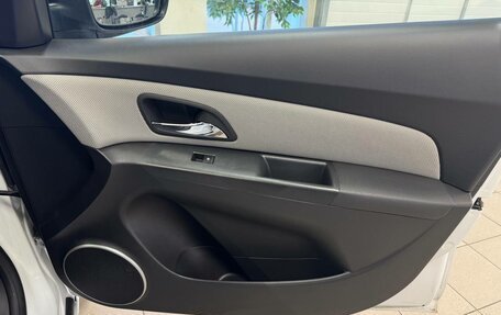 Chevrolet Cruze II, 2011 год, 890 000 рублей, 16 фотография