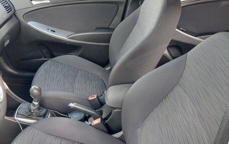 Hyundai Solaris II рестайлинг, 2016 год, 1 000 000 рублей, 5 фотография