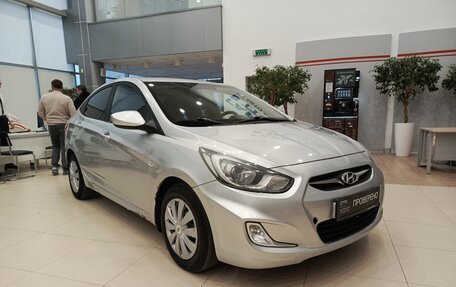 Hyundai Solaris II рестайлинг, 2011 год, 654 000 рублей, 3 фотография
