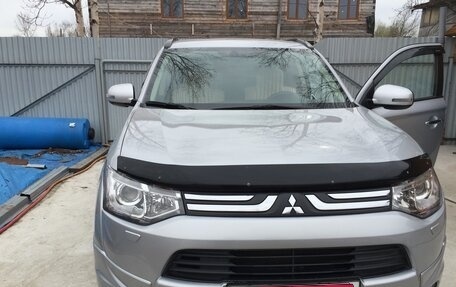 Mitsubishi Outlander III рестайлинг 3, 2013 год, 1 550 000 рублей, 1 фотография