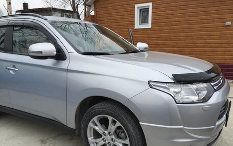 Mitsubishi Outlander III рестайлинг 3, 2013 год, 1 550 000 рублей, 3 фотография