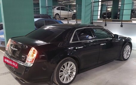 Chrysler 300C II, 2012 год, 1 600 000 рублей, 5 фотография