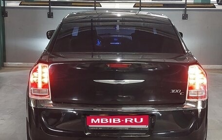 Chrysler 300C II, 2012 год, 1 600 000 рублей, 10 фотография