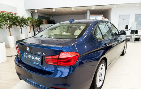 BMW 3 серия, 2017 год, 2 400 000 рублей, 6 фотография