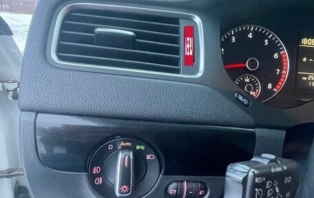 Volkswagen Jetta VI, 2014 год, 1 350 000 рублей, 15 фотография