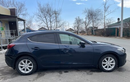 Mazda Axela, 2015 год, 1 335 000 рублей, 2 фотография