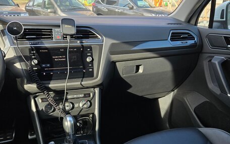 Volkswagen Tiguan II, 2018 год, 2 750 000 рублей, 16 фотография