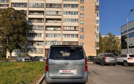 Hyundai Grand Starex Grand Starex I рестайлинг 2, 2011 год, 1 990 000 рублей, 9 фотография