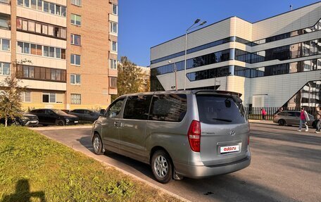 Hyundai Grand Starex Grand Starex I рестайлинг 2, 2011 год, 1 990 000 рублей, 8 фотография