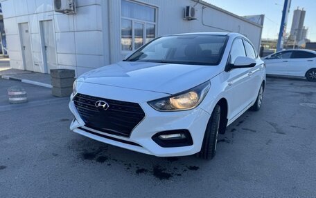 Hyundai Solaris II рестайлинг, 2019 год, 1 000 000 рублей, 3 фотография