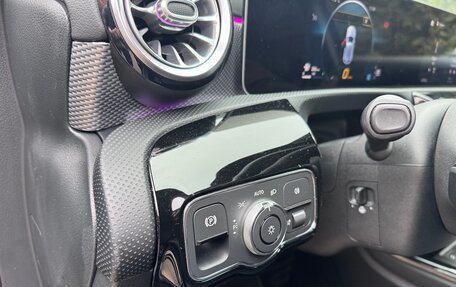 Mercedes-Benz A-Класс, 2018 год, 2 440 000 рублей, 10 фотография