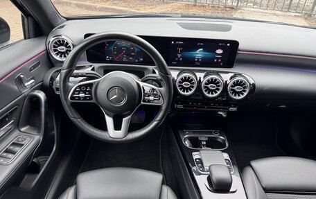 Mercedes-Benz A-Класс, 2018 год, 2 440 000 рублей, 11 фотография