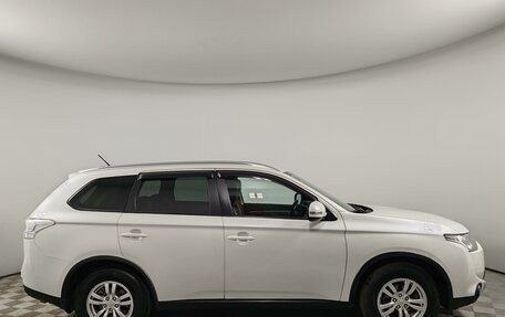 Mitsubishi Outlander III рестайлинг 3, 2014 год, 1 175 000 рублей, 3 фотография
