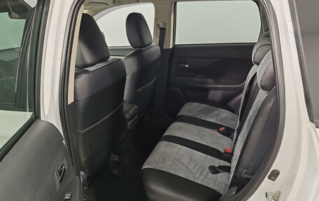 Mitsubishi Outlander III рестайлинг 3, 2014 год, 1 175 000 рублей, 9 фотография