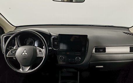 Mitsubishi Outlander III рестайлинг 3, 2014 год, 1 175 000 рублей, 11 фотография