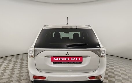 Mitsubishi Outlander III рестайлинг 3, 2014 год, 1 175 000 рублей, 5 фотография