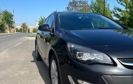 Opel Astra J, 2013 год, 1 250 000 рублей, 3 фотография