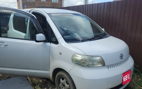 Toyota Porte II, 2004 год, 600 000 рублей, 1 фотография