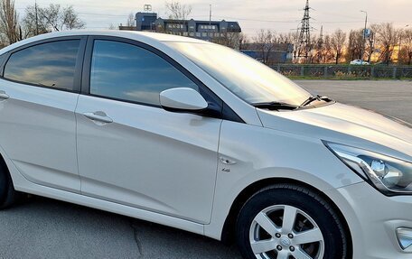 Hyundai Solaris II рестайлинг, 2014 год, 990 000 рублей, 2 фотография