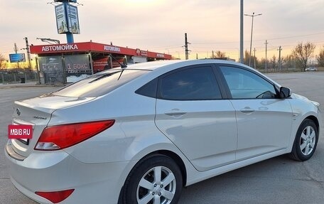 Hyundai Solaris II рестайлинг, 2014 год, 990 000 рублей, 3 фотография