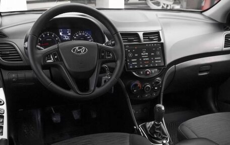 Hyundai Solaris II рестайлинг, 2014 год, 990 000 рублей, 7 фотография