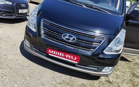 Hyundai H-1 II рестайлинг, 2018 год, 2 550 000 рублей, 2 фотография