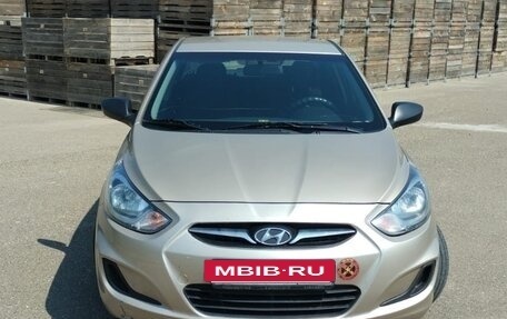 Hyundai Solaris II рестайлинг, 2014 год, 835 000 рублей, 12 фотография