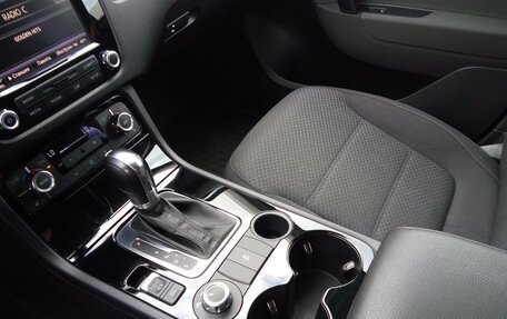 Volkswagen Touareg III, 2012 год, 2 500 000 рублей, 14 фотография