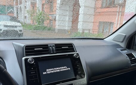 Toyota Land Cruiser Prado 150 рестайлинг 2, 2017 год, 4 980 000 рублей, 6 фотография