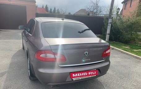 Skoda Superb III рестайлинг, 2010 год, 900 000 рублей, 3 фотография