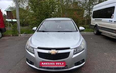 Chevrolet Cruze II, 2011 год, 900 000 рублей, 2 фотография