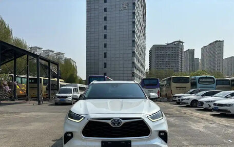 Toyota Highlander, 2022 год, 3 920 013 рублей, 2 фотография