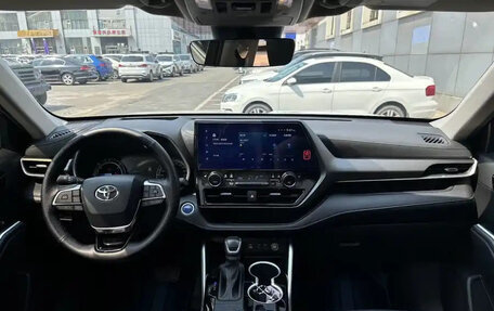 Toyota Highlander, 2022 год, 3 920 013 рублей, 9 фотография