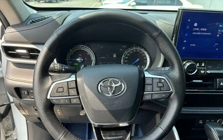 Toyota Highlander, 2022 год, 3 920 013 рублей, 8 фотография
