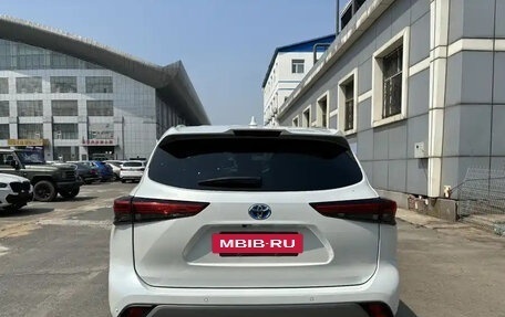 Toyota Highlander, 2022 год, 3 920 013 рублей, 6 фотография