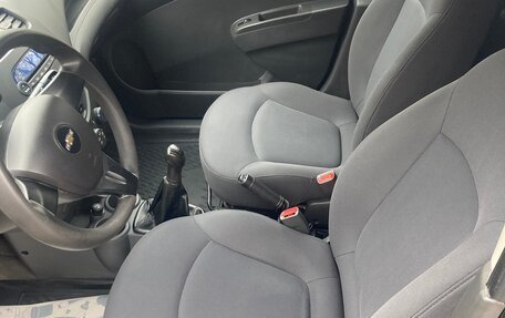 Chevrolet Spark III, 2011 год, 530 000 рублей, 5 фотография