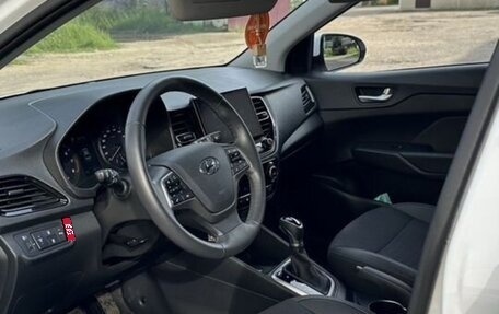 Hyundai Solaris II рестайлинг, 2022 год, 2 000 000 рублей, 8 фотография