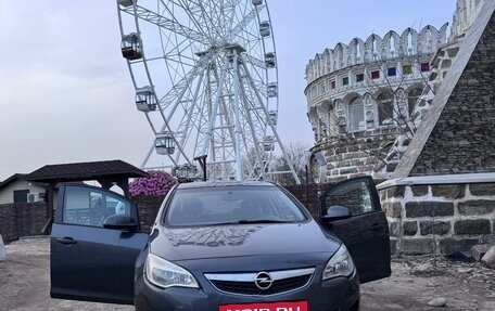 Opel Astra J, 2011 год, 780 000 рублей, 3 фотография