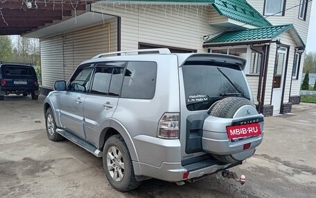 Mitsubishi Pajero IV, 2011 год, 1 700 000 рублей, 3 фотография