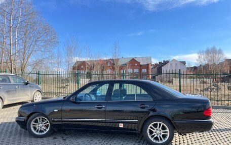 Mercedes-Benz E-Класс, 1998 год, 330 000 рублей, 3 фотография