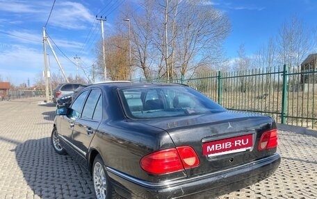 Mercedes-Benz E-Класс, 1998 год, 330 000 рублей, 4 фотография