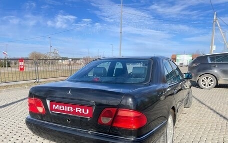 Mercedes-Benz E-Класс, 1998 год, 330 000 рублей, 5 фотография