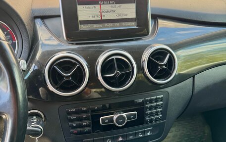 Mercedes-Benz B-Класс, 2013 год, 1 290 000 рублей, 24 фотография
