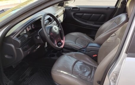 Dodge Stratus II, 2002 год, 490 000 рублей, 26 фотография