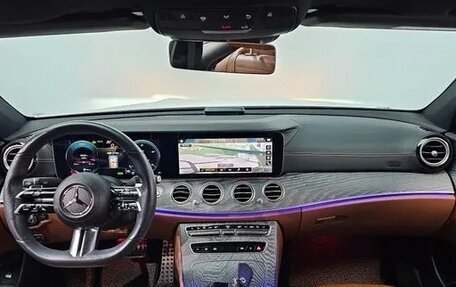 Mercedes-Benz E-Класс, 2022 год, 3 179 000 рублей, 5 фотография